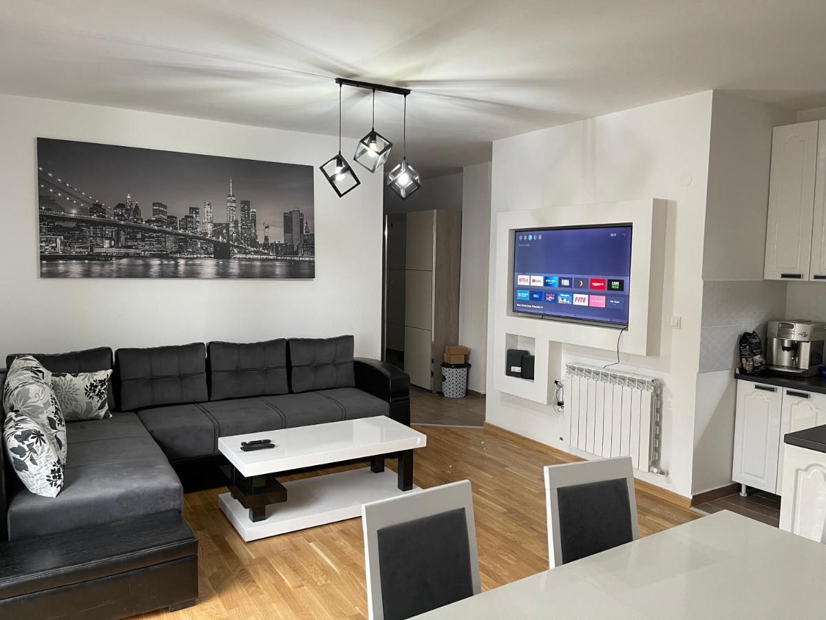 Royal Residence Apartmani 2 Pančevo Esterno foto