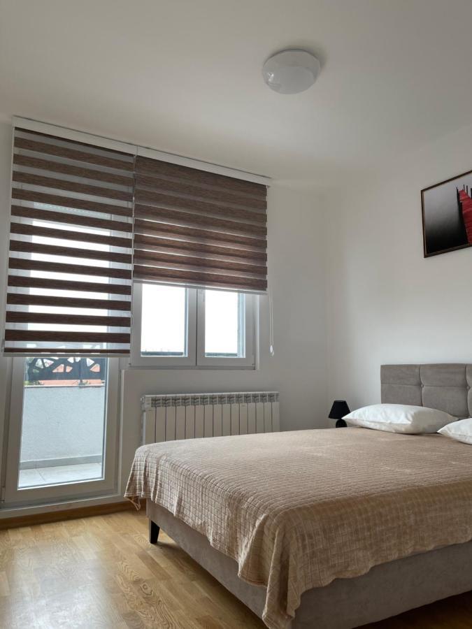 Royal Residence Apartmani 2 Pančevo Esterno foto