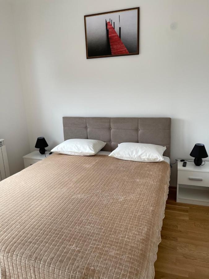 Royal Residence Apartmani 2 Pančevo Esterno foto