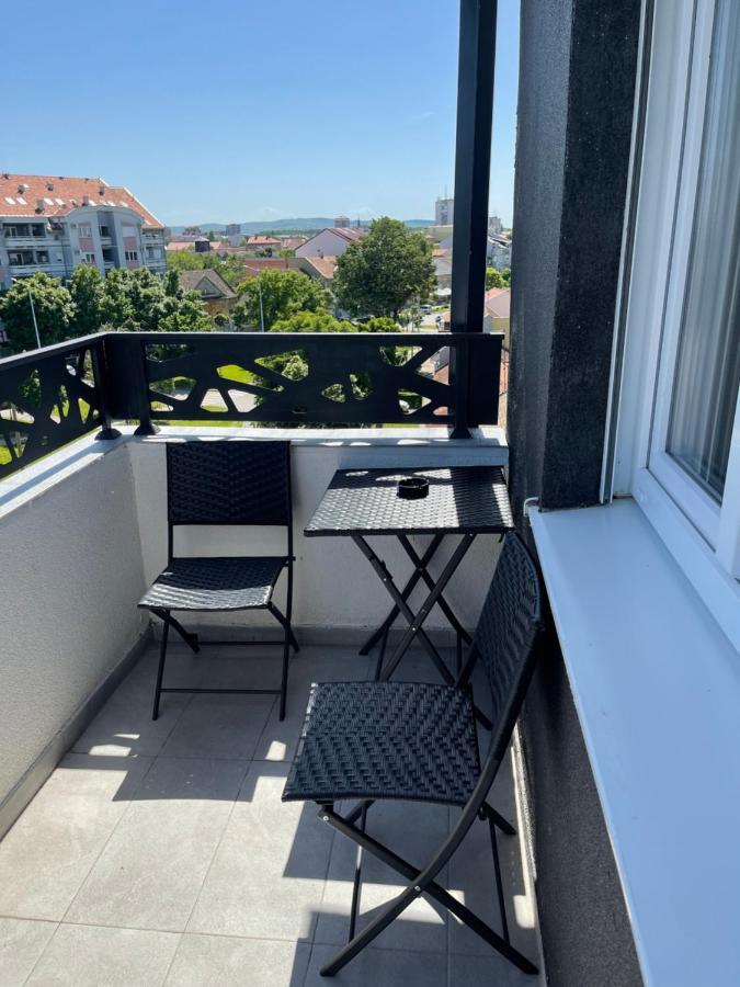 Royal Residence Apartmani 2 Pančevo Esterno foto